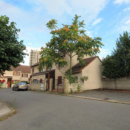 Parking Prive Gratuit - 15Mn Paris - Gare A Pied En 5Mn - Tout Equipee - Terrasse - Jardin - Stade De France - Casino D'Enghien - Hippodrome, Universite Épinay-sur-Seine Kültér fotó