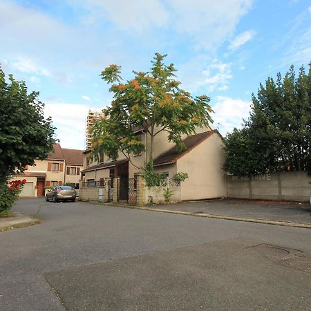 Parking Prive Gratuit - 15Mn Paris - Gare A Pied En 5Mn - Tout Equipee - Terrasse - Jardin - Stade De France - Casino D'Enghien - Hippodrome, Universite Épinay-sur-Seine Kültér fotó