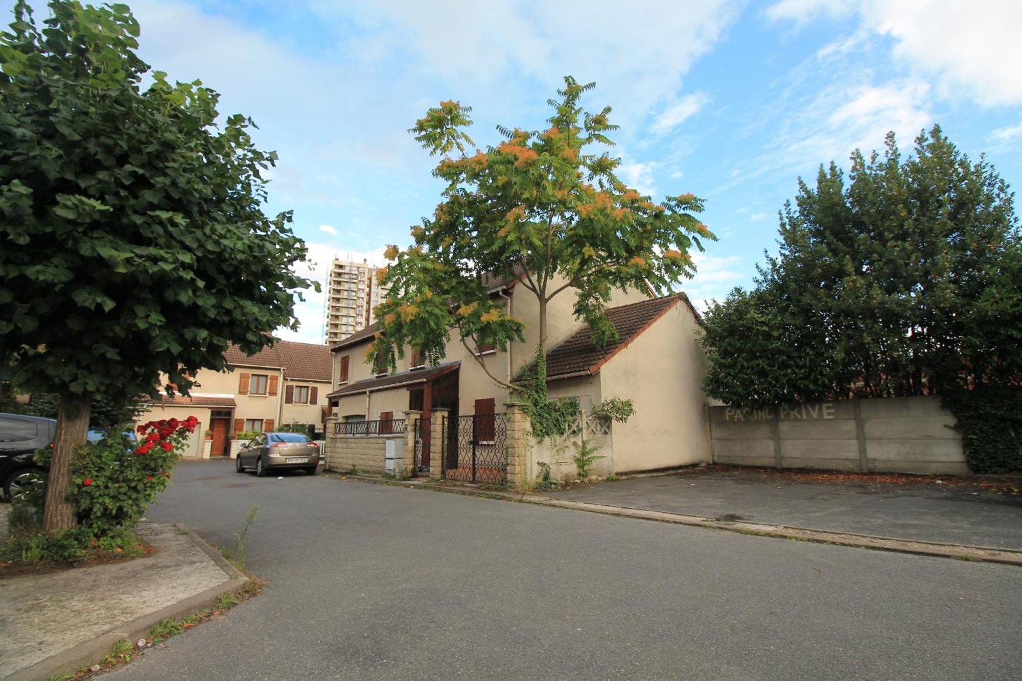 Parking Prive Gratuit - 15Mn Paris - Gare A Pied En 5Mn - Tout Equipee - Terrasse - Jardin - Stade De France - Casino D'Enghien - Hippodrome, Universite Épinay-sur-Seine Kültér fotó