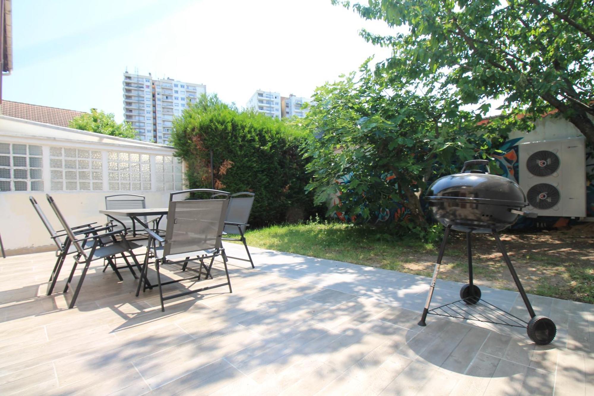 Parking Prive Gratuit - 15Mn Paris - Gare A Pied En 5Mn - Tout Equipee - Terrasse - Jardin - Stade De France - Casino D'Enghien - Hippodrome, Universite Épinay-sur-Seine Kültér fotó